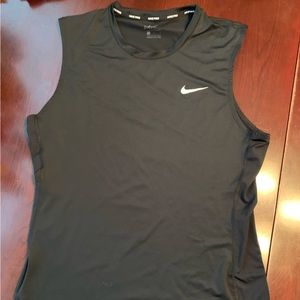 Men’s Nike Dri-fit sleeveless shirt